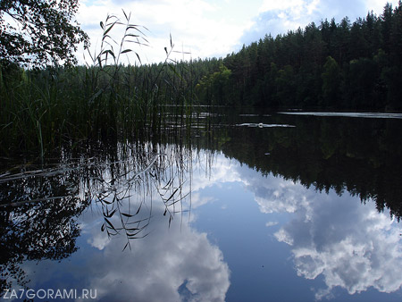 озеро Узорное, между посёлками Борисово и Мичуринское