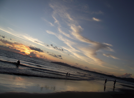 Закат на пляже Ао Нанга